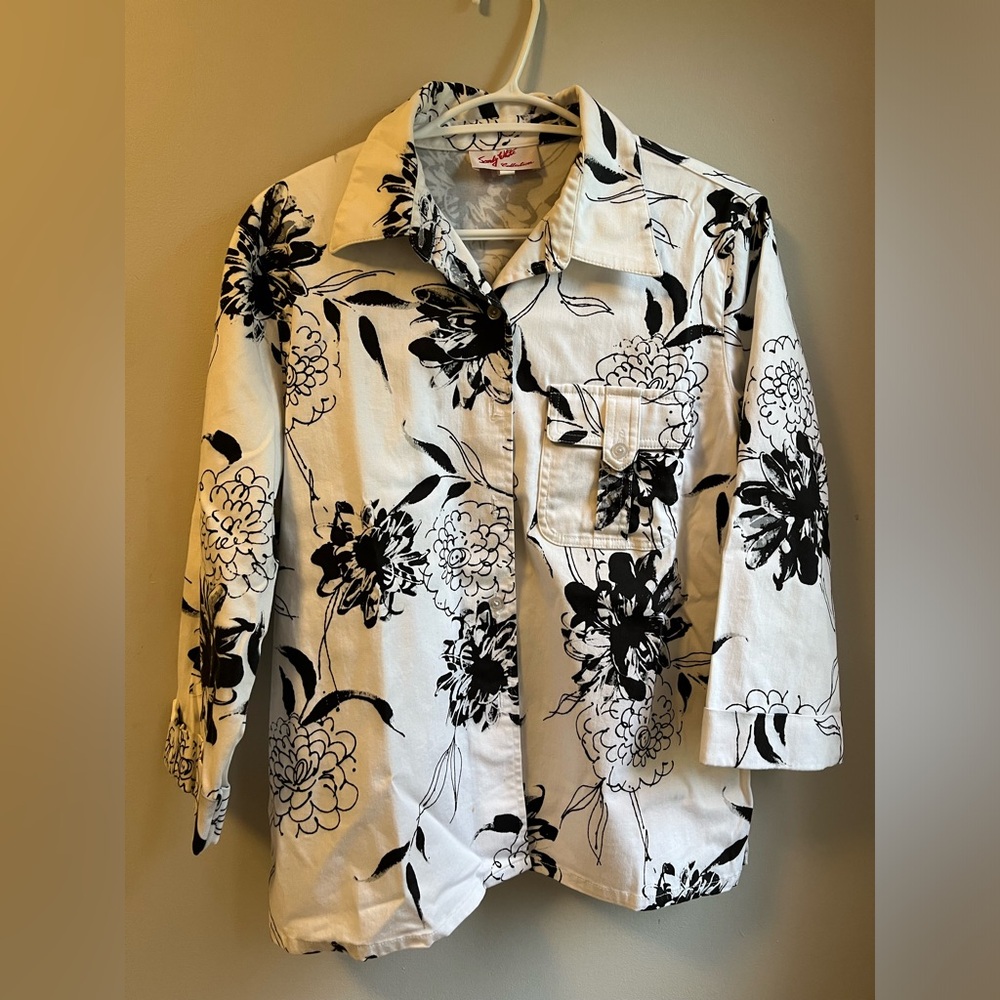 Canvas jacket type blouse.